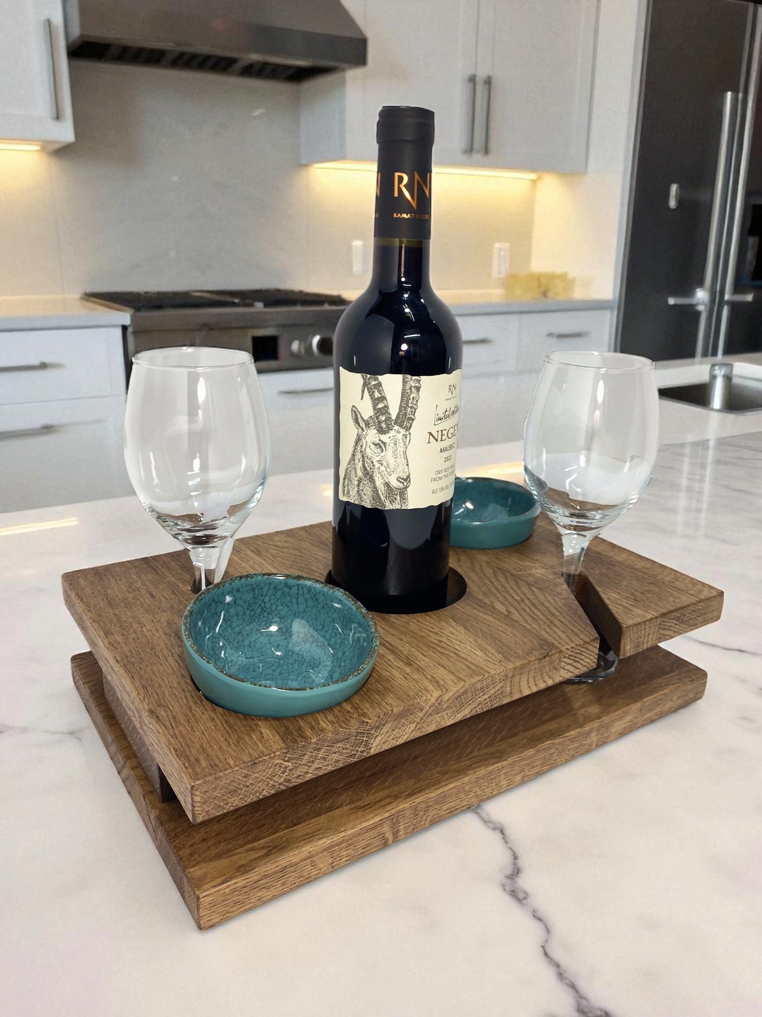 Wine Host A – מעמד הגשה ליין עם קעריות