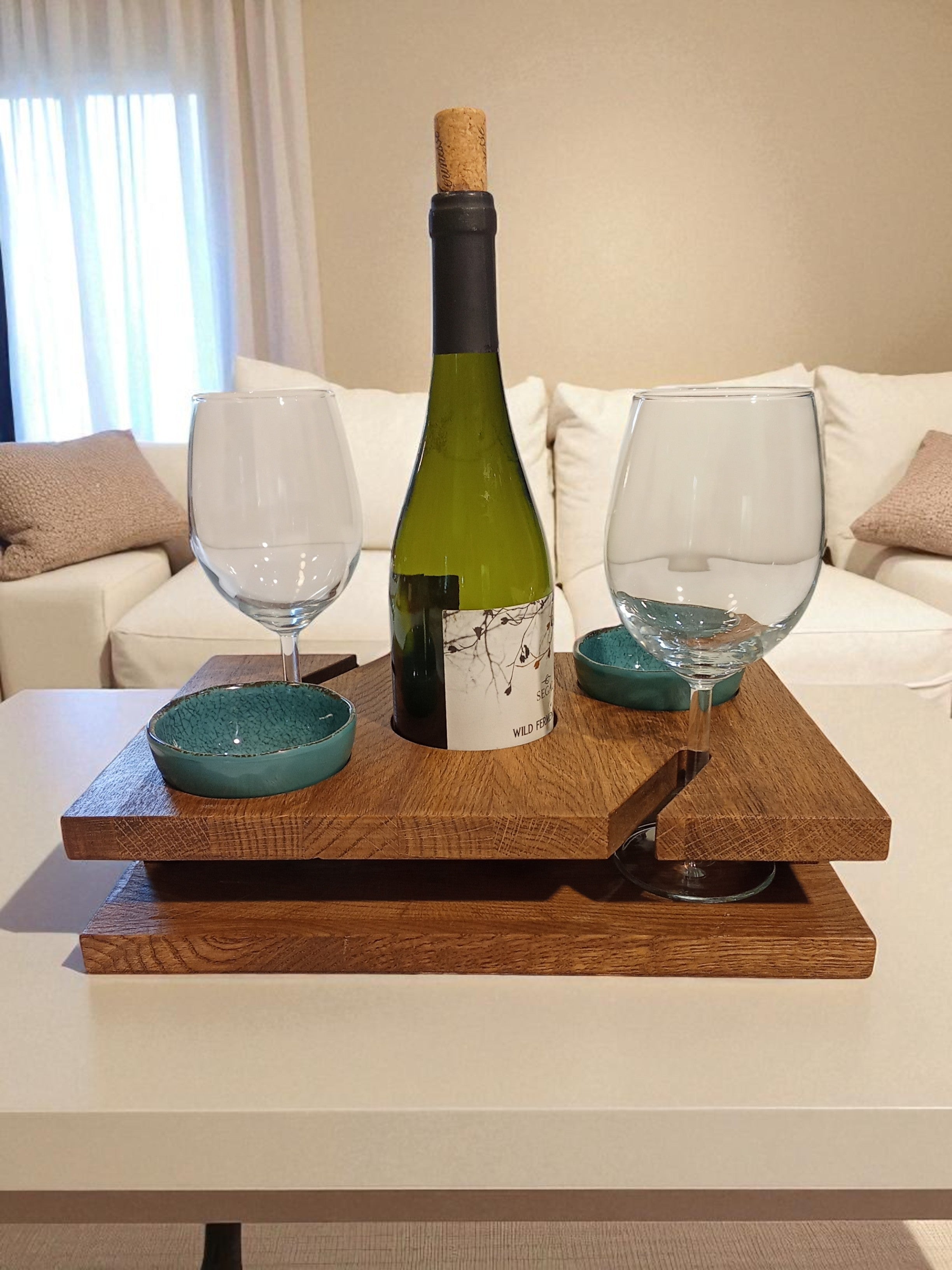 Wine Host A – מעמד הגשה ליין עם קעריות