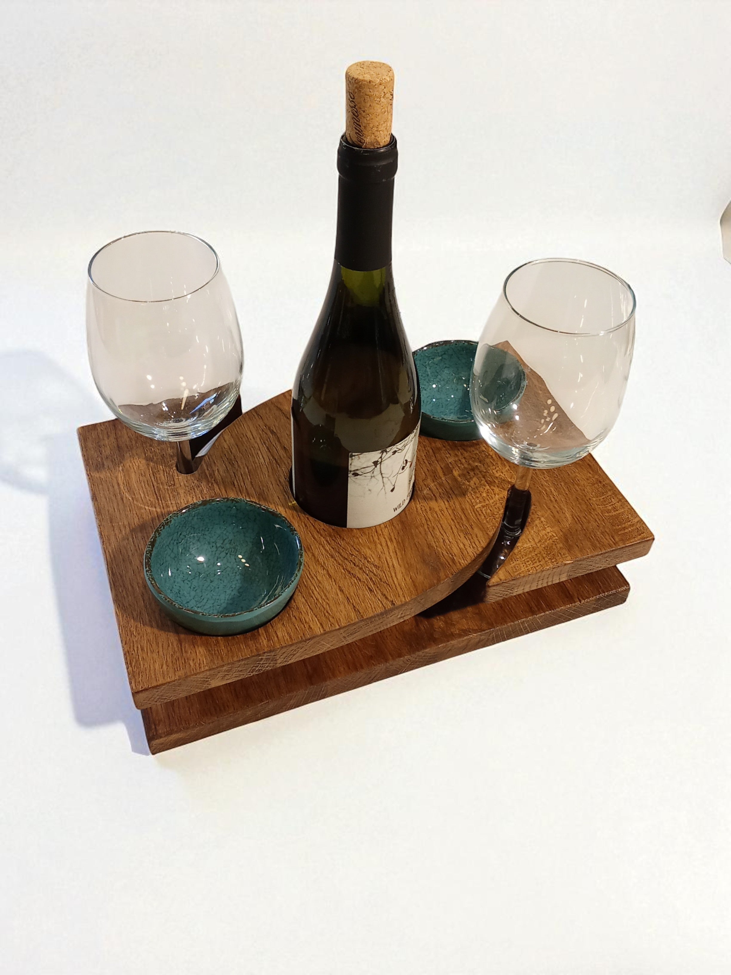 Wine Host B – מעמד הגשה ליין עם קעריות