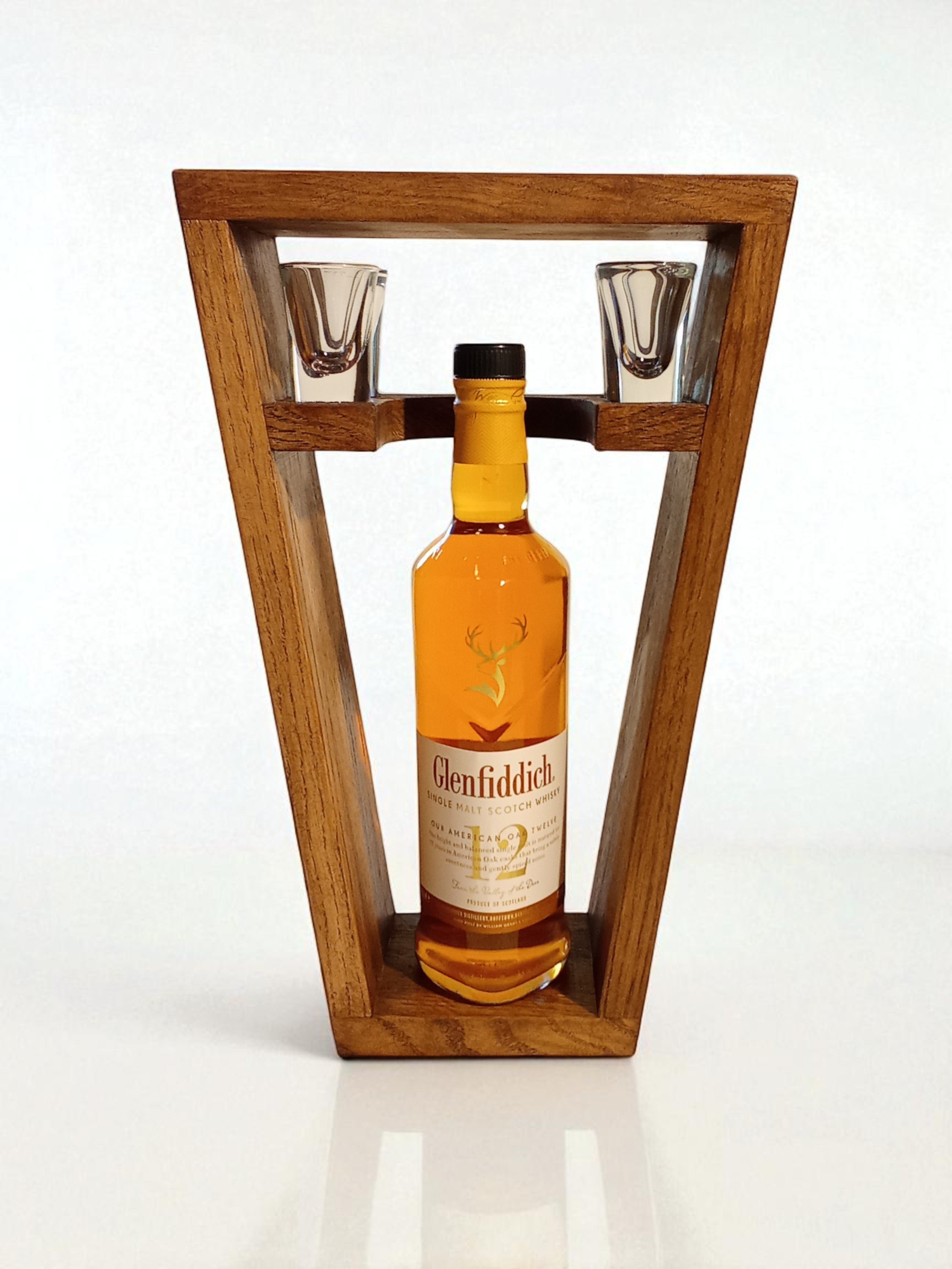 Whisky Stand Duo – מעמד לבקבוק וויסקי ו־2 שוטים