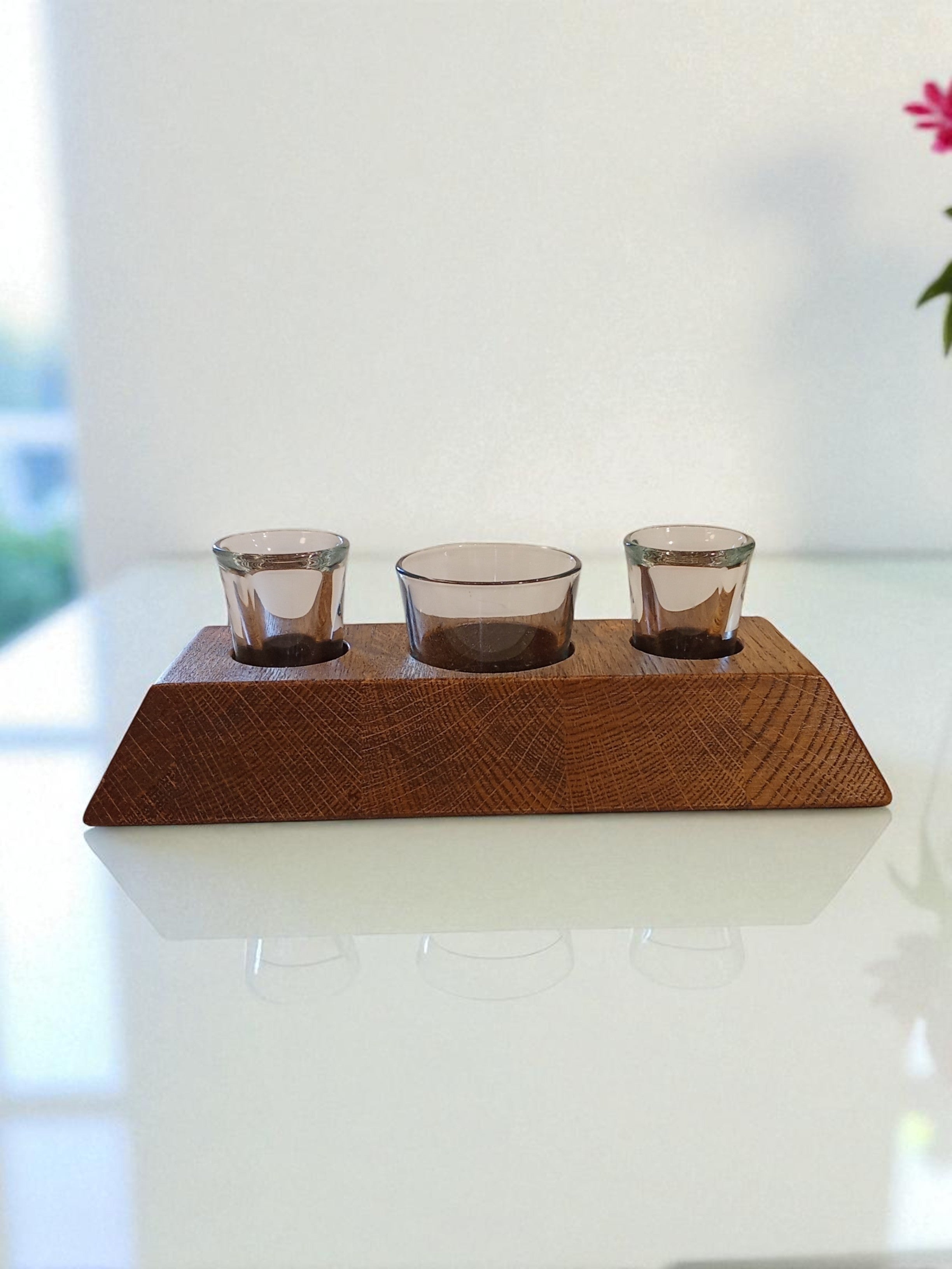 Shot Host – מעמד לשני שוטים עם קערית